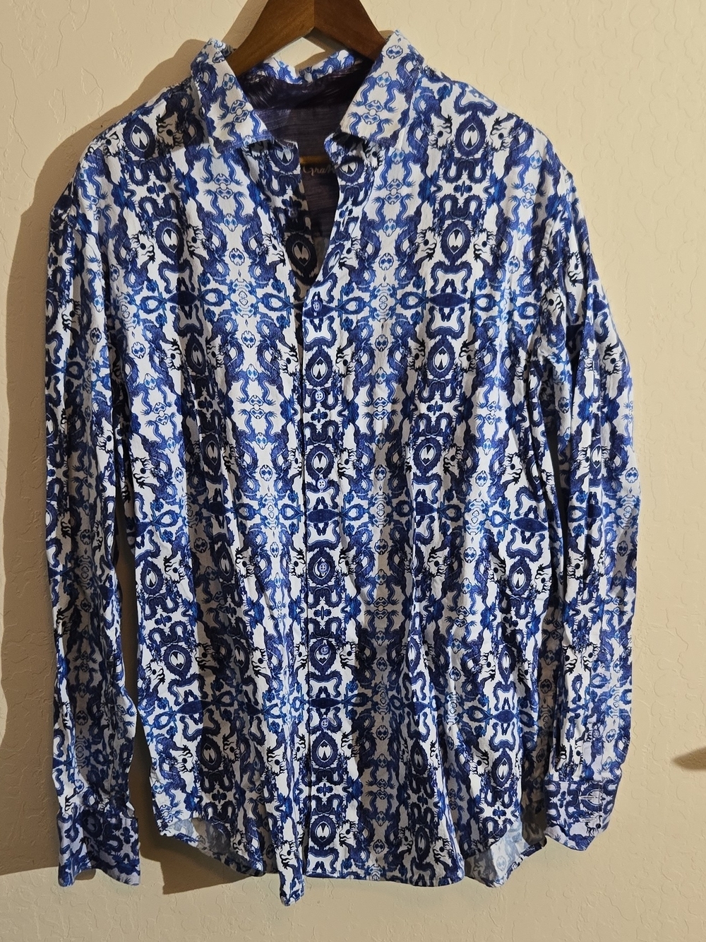 Robert Graham Blue & White Patterned Button-Down Shirt